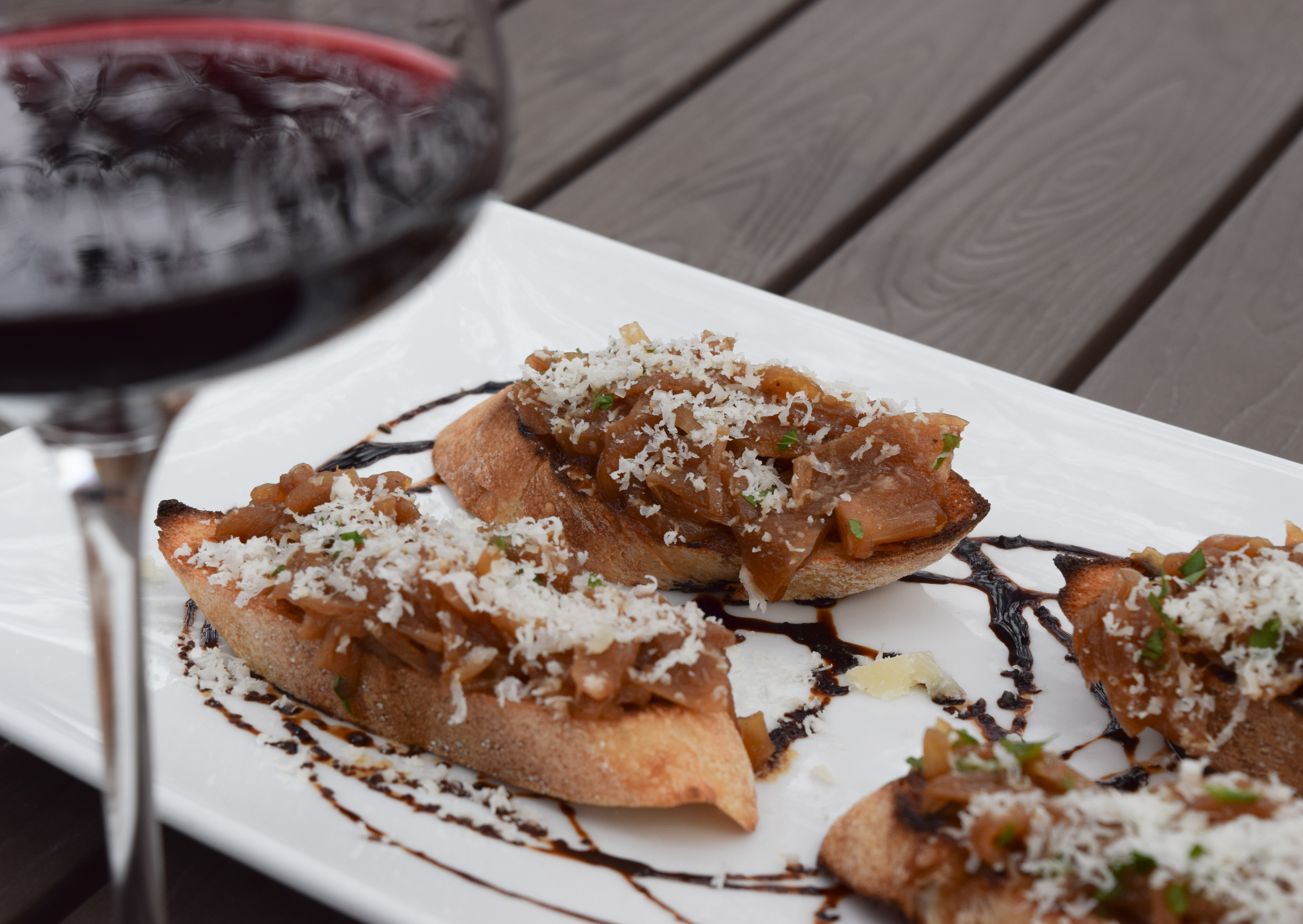 French Onion Crostini Recipe | Vina Robles Winery
